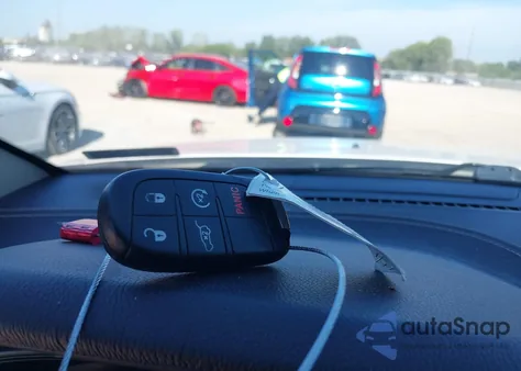 2017 Jeep Grand Cherokee Overland из США, поврежденный, VIN 1C4RJFCG5HC802621